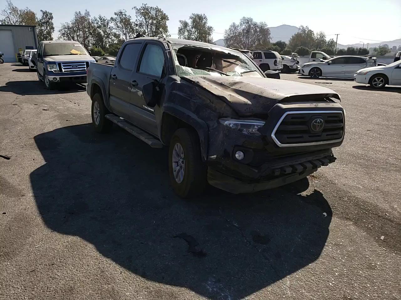 Photo 10 VIN: 3TMAZ5CN4JM054818 - TOYOTA TACOMA DOU 