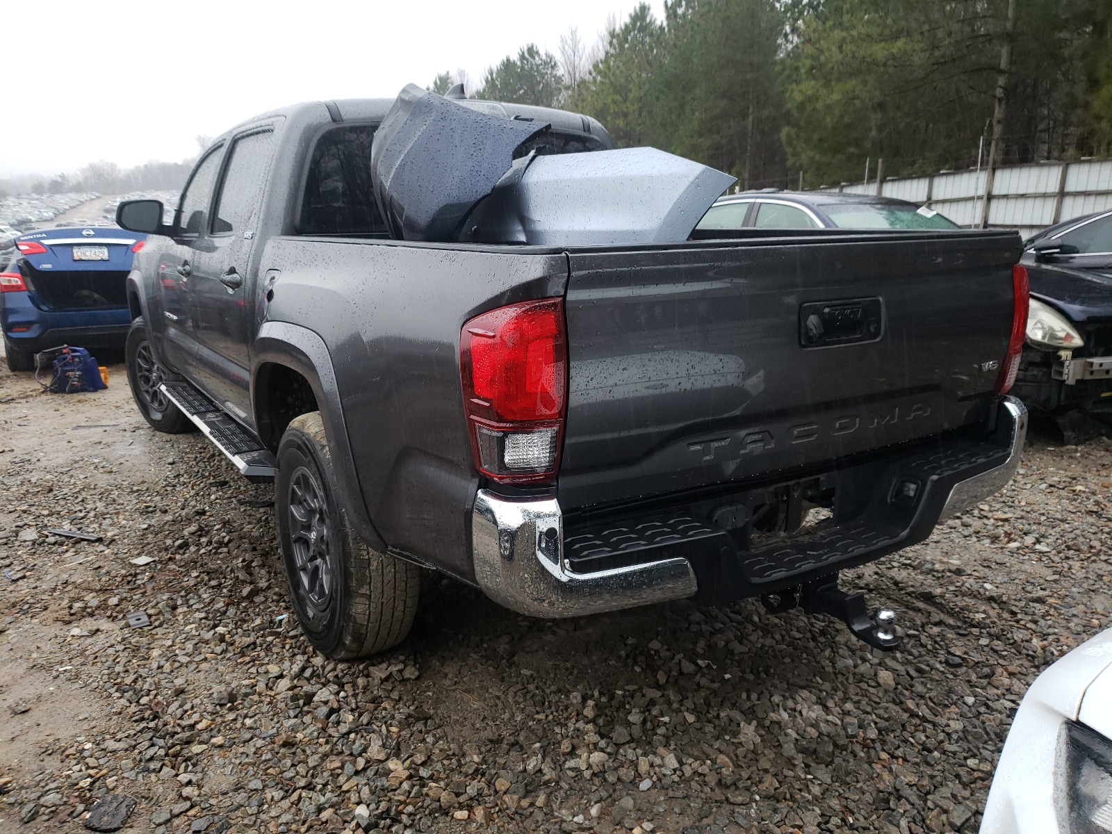 Photo 2 VIN: 3TMAZ5CN4JM065639 - TOYOTA TACOMA DOU 