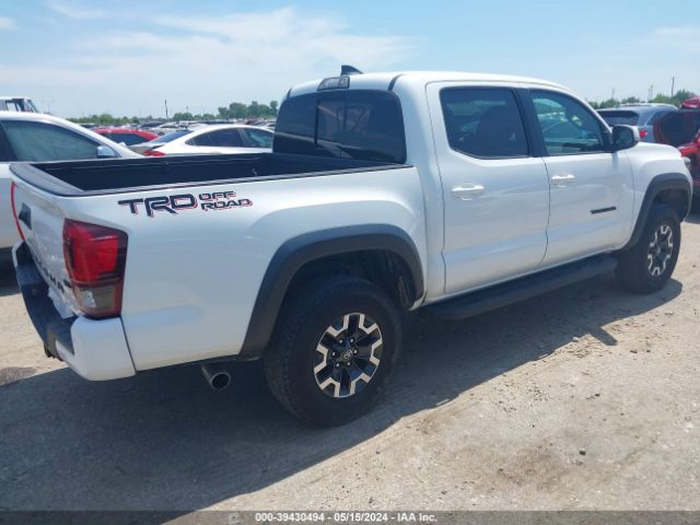 Photo 3 VIN: 3TMAZ5CN6JM062502 - TOYOTA TACOMA 