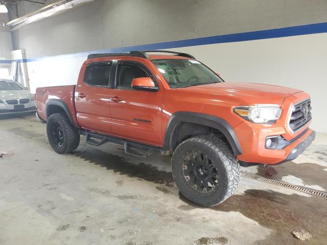 Photo 3 VIN: 3TMAZ5CN8JM076630 - TOYOTA TACOMA DOU 