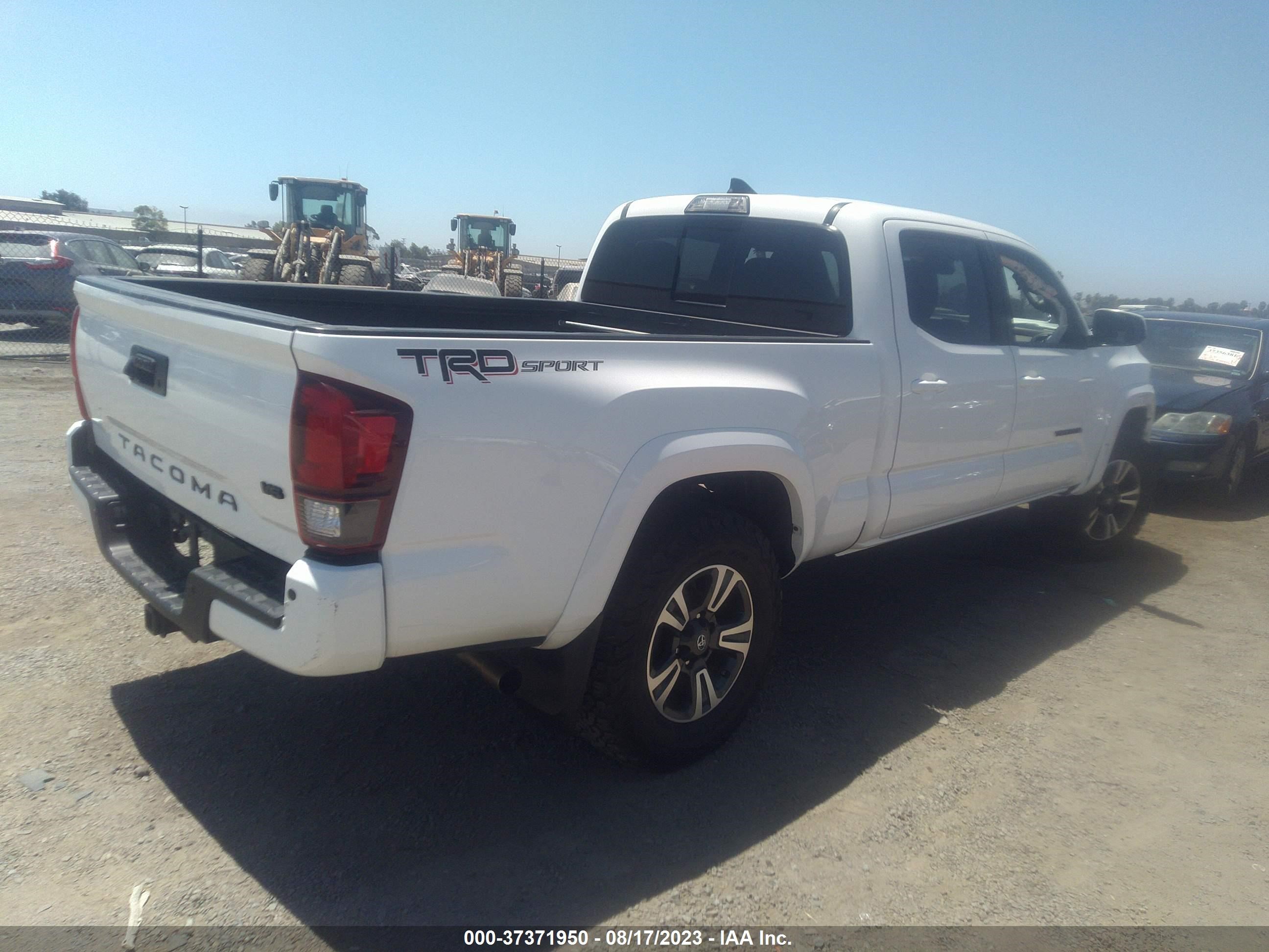 Photo 3 VIN: 3TMBZ5DN0KM019682 - TOYOTA TACOMA 