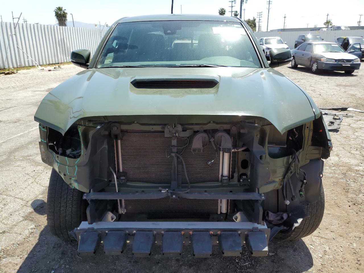 Photo 4 VIN: 3TMBZ5DNXMM030420 - TOYOTA TACOMA DOU 