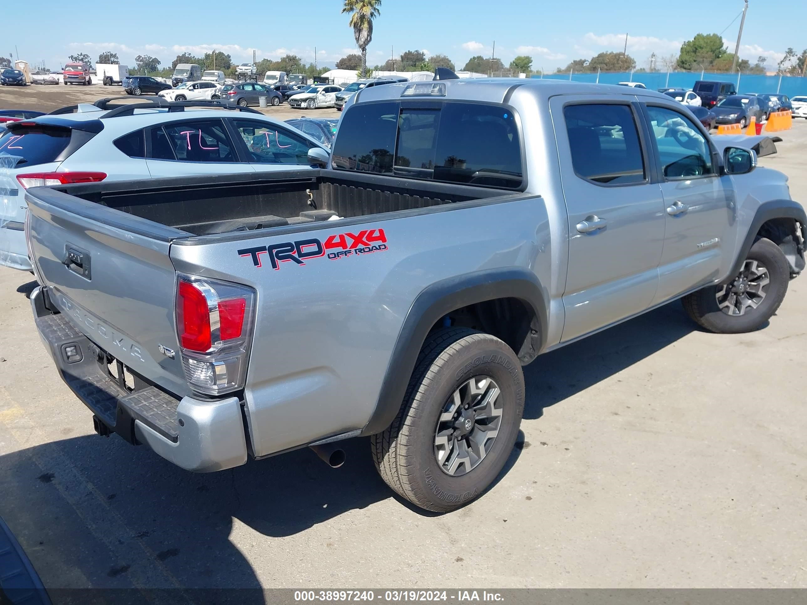 Photo 3 VIN: 3TMCZ5AN0LM289988 - TOYOTA TACOMA 