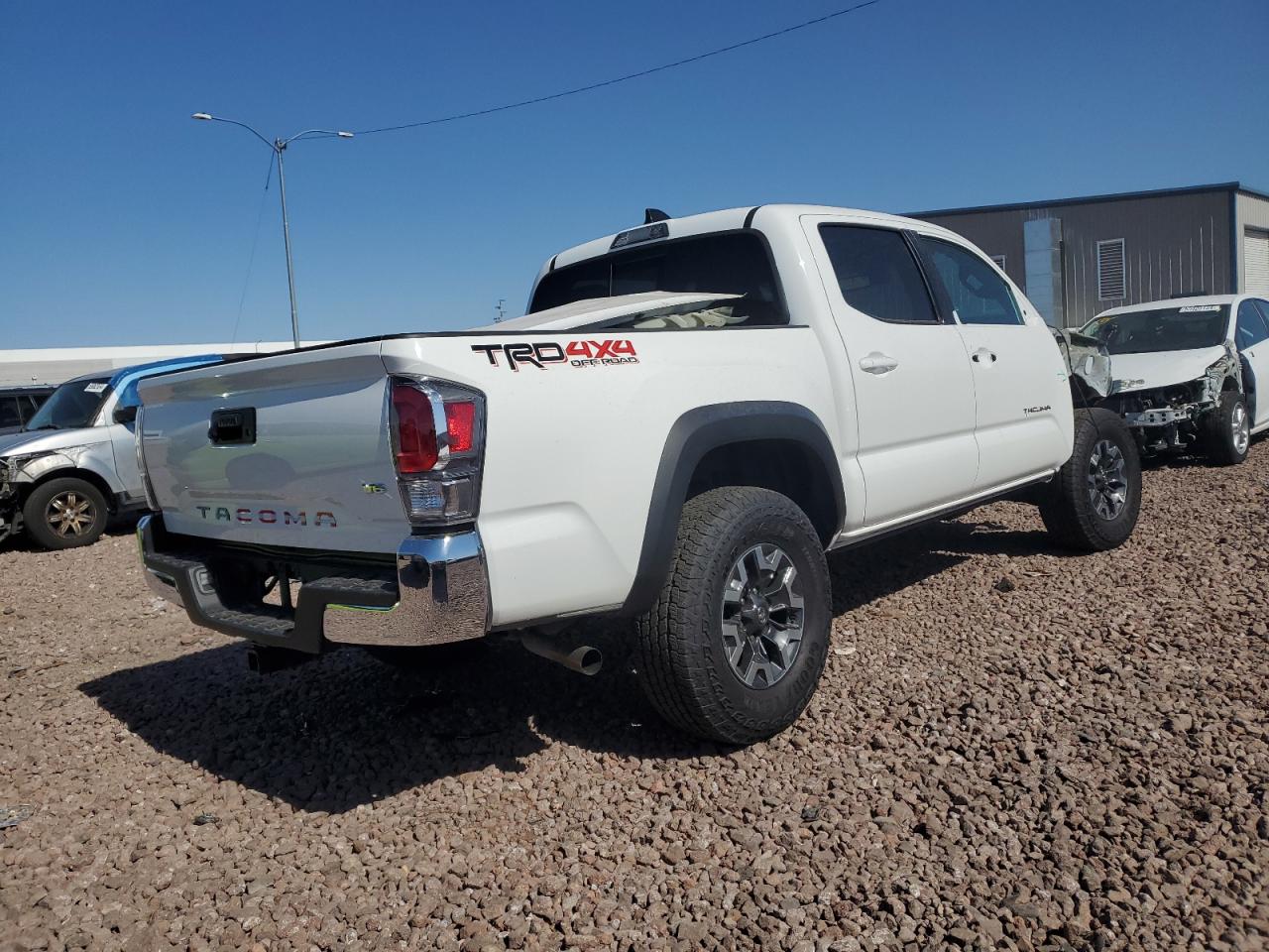 Photo 2 VIN: 3TMCZ5AN1PM642728 - TOYOTA TACOMA 