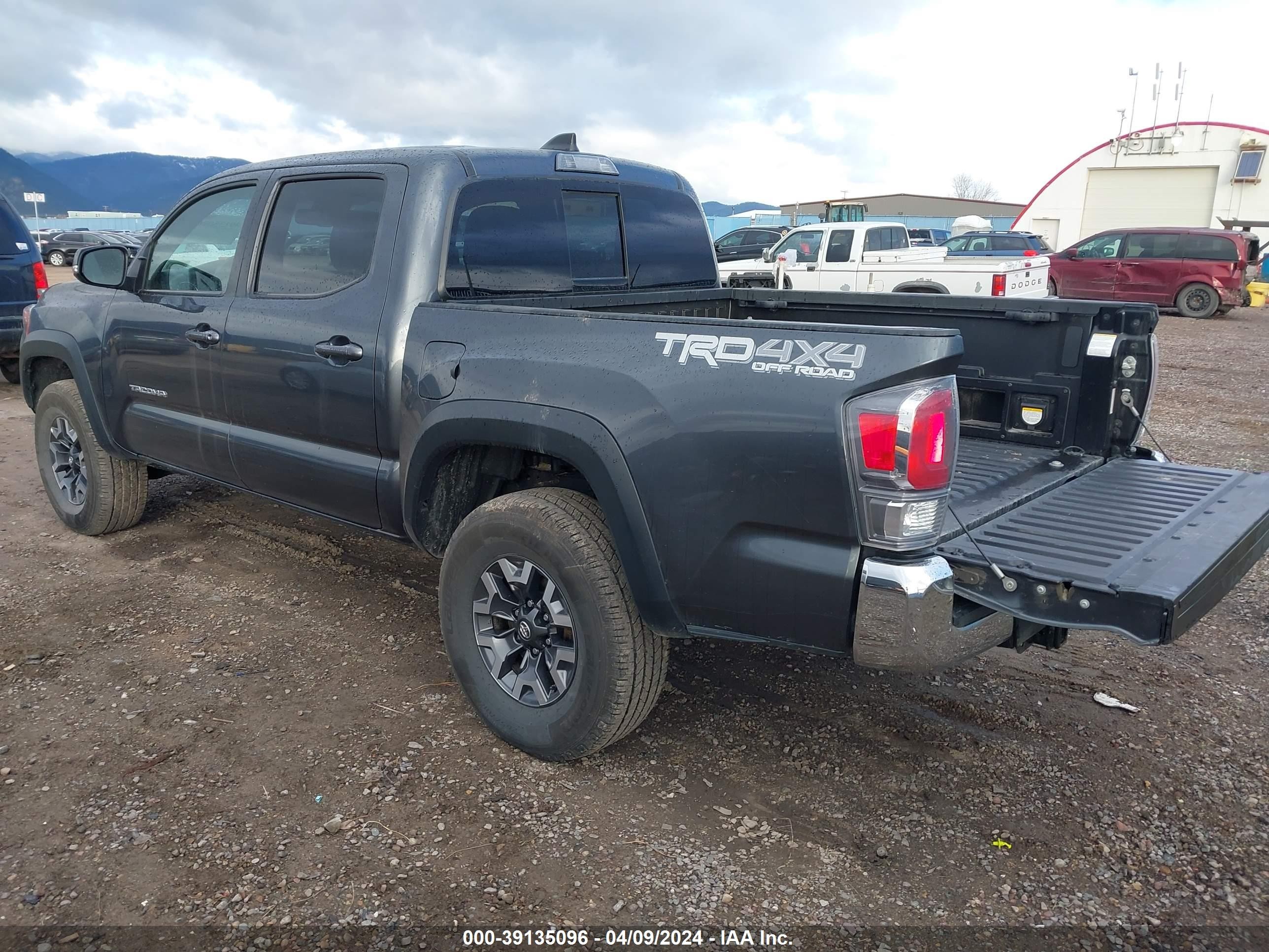 Photo 2 VIN: 3TMCZ5AN2NM502720 - TOYOTA TACOMA 