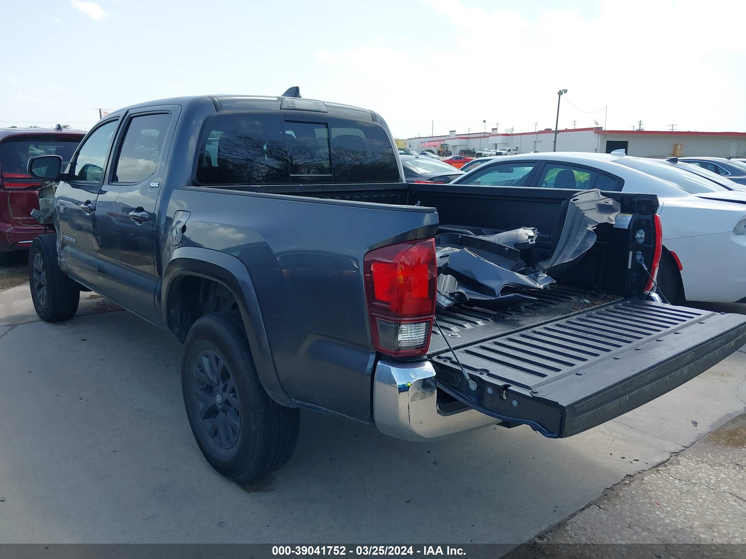 Photo 2 VIN: 3TMCZ5AN2PM543531 - TOYOTA TACOMA 