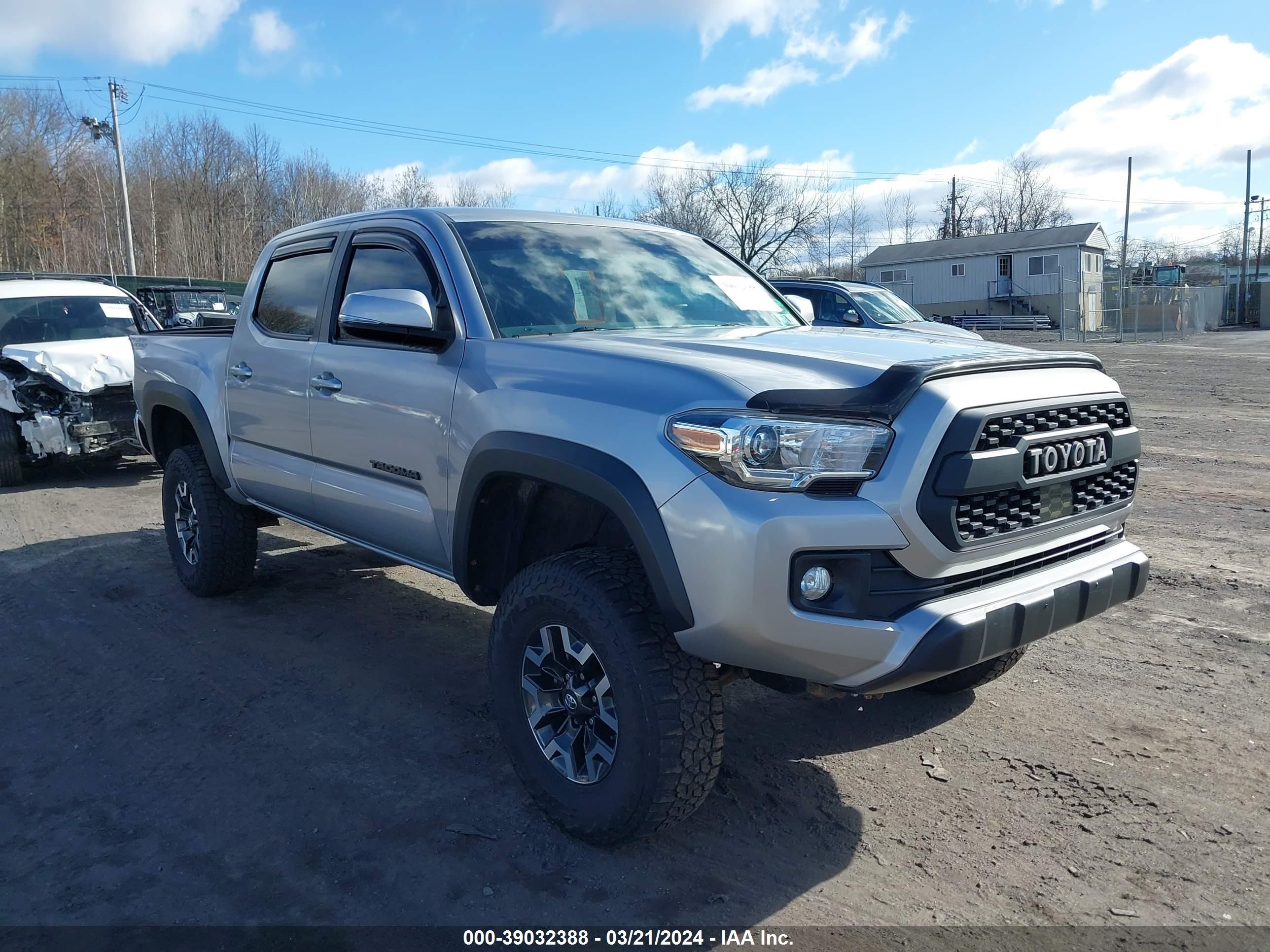 Photo 0 VIN: 3TMCZ5AN3JM183368 - TOYOTA TACOMA 