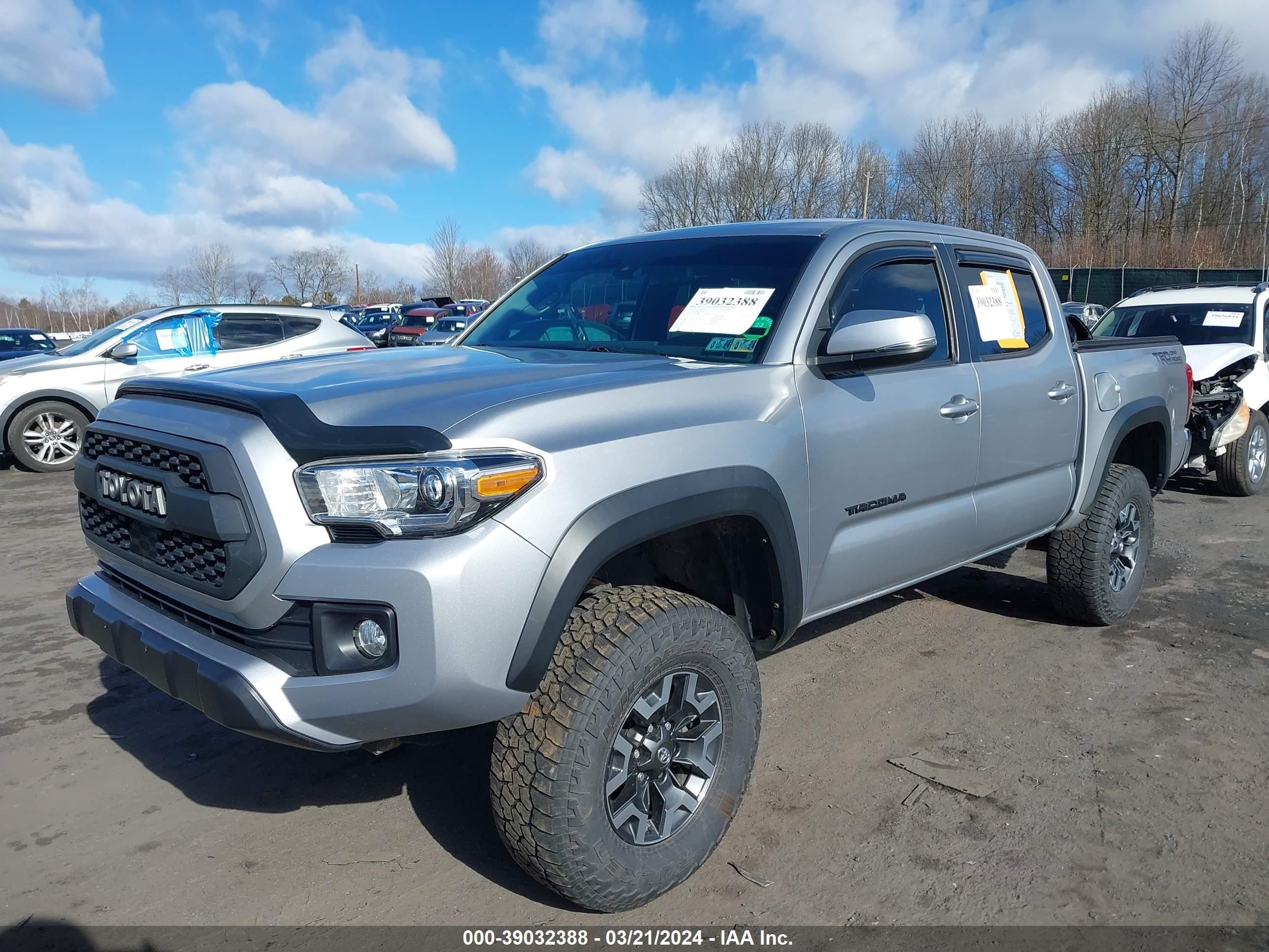 Photo 1 VIN: 3TMCZ5AN3JM183368 - TOYOTA TACOMA 