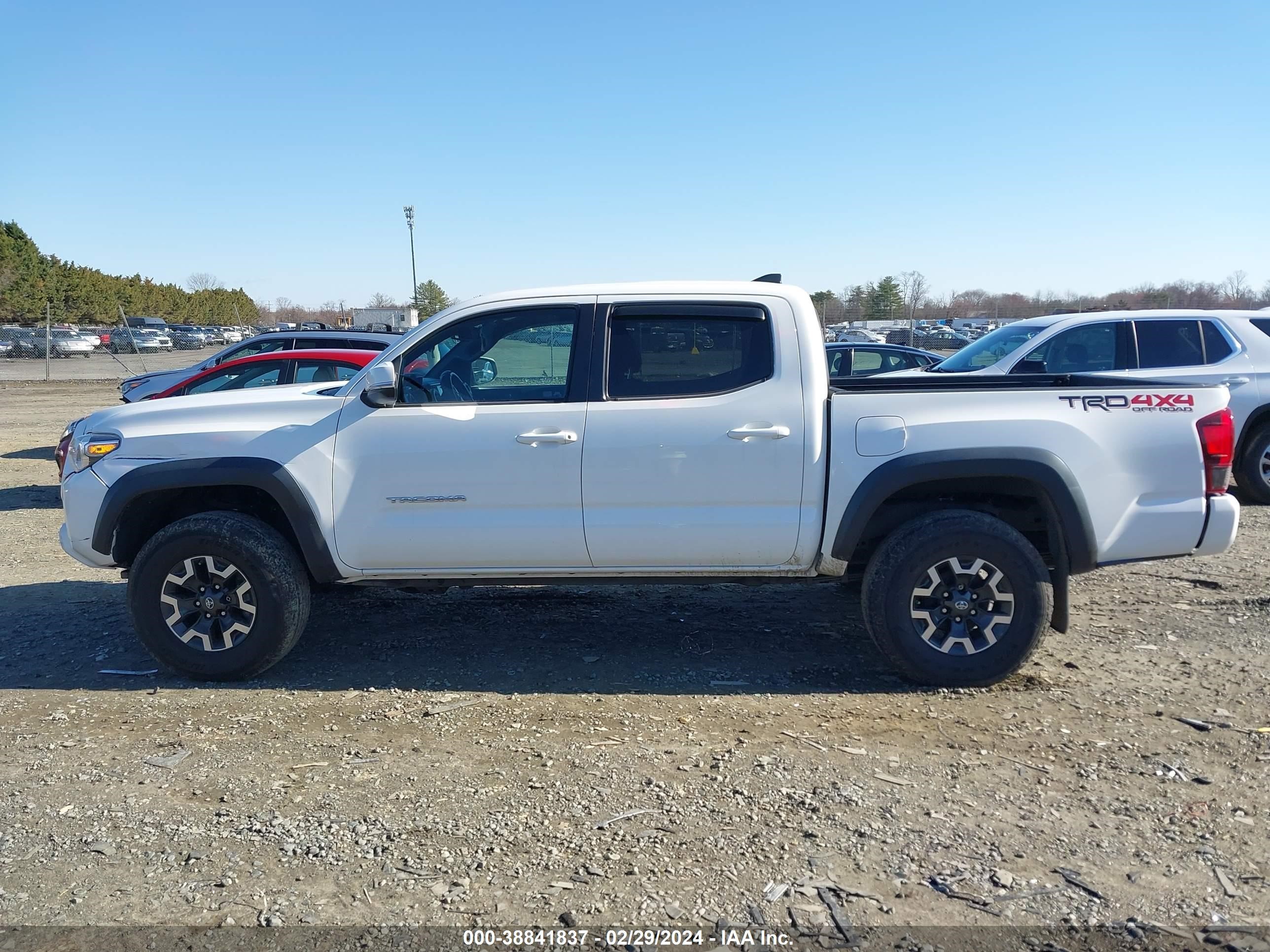 Photo 14 VIN: 3TMCZ5AN3KM210067 - TOYOTA TACOMA 