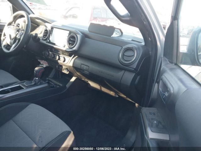 Photo 4 VIN: 3TMCZ5AN3PM556773 - TOYOTA TACOMA 