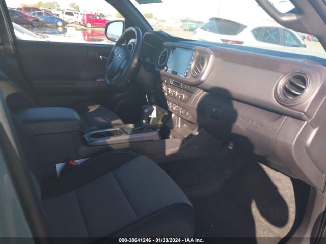 Photo 4 VIN: 3TMCZ5AN3PM592950 - TOYOTA TACOMA 