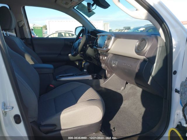 Photo 4 VIN: 3TMCZ5AN3PM640351 - TOYOTA TACOMA 