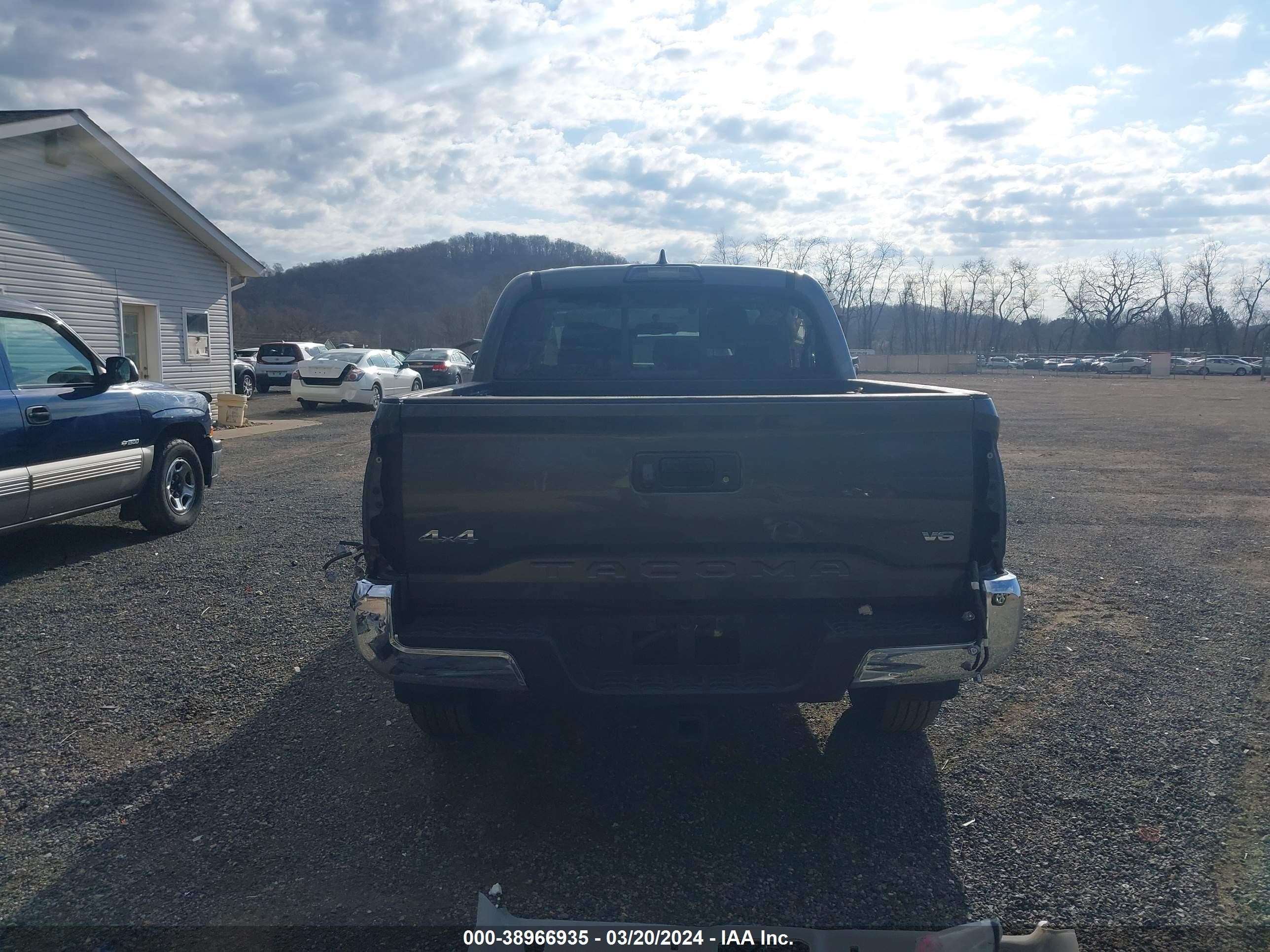 Photo 16 VIN: 3TMCZ5AN4GM031298 - TOYOTA TACOMA 