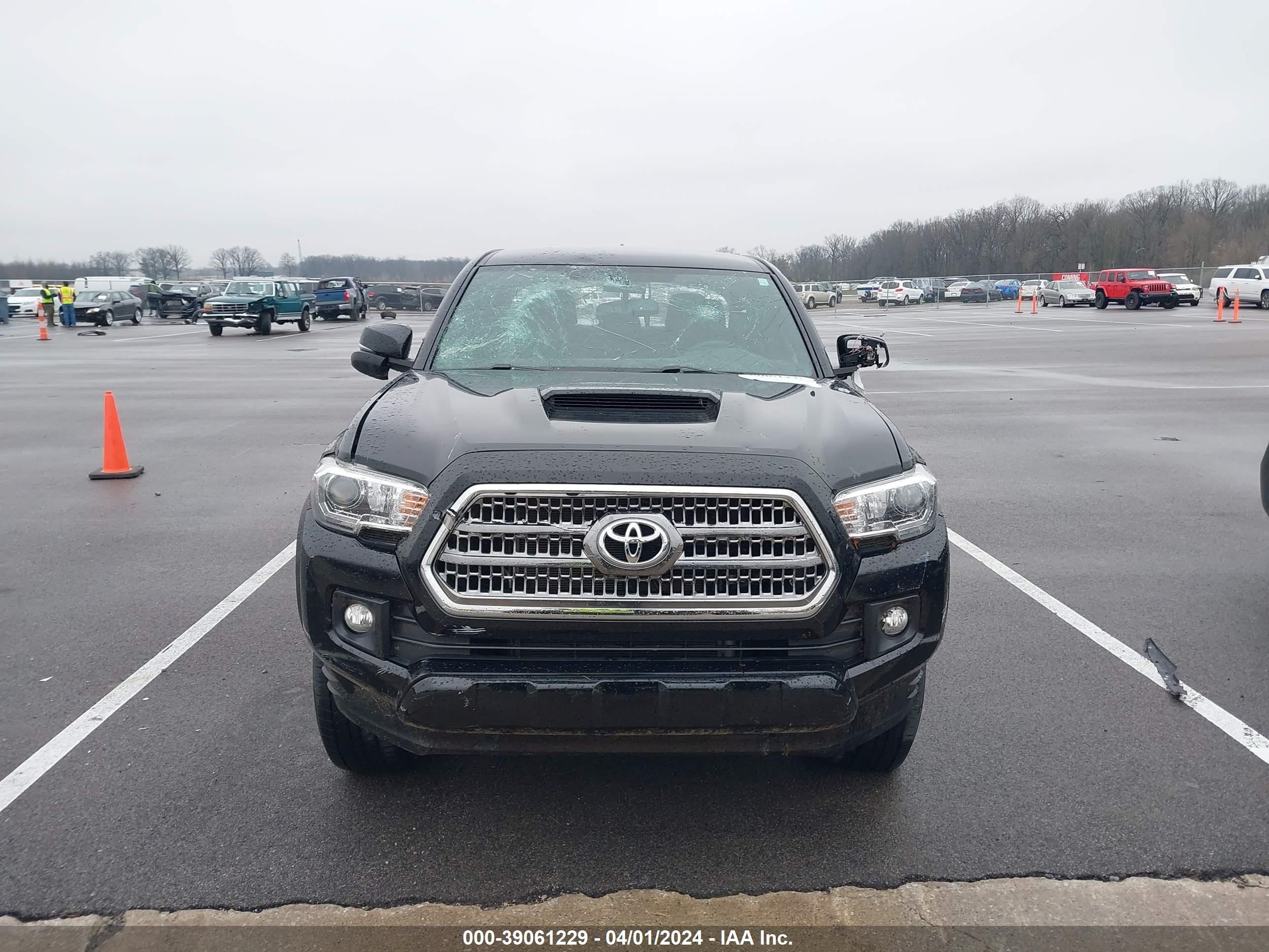 Photo 11 VIN: 3TMCZ5AN4HM062682 - TOYOTA TACOMA 