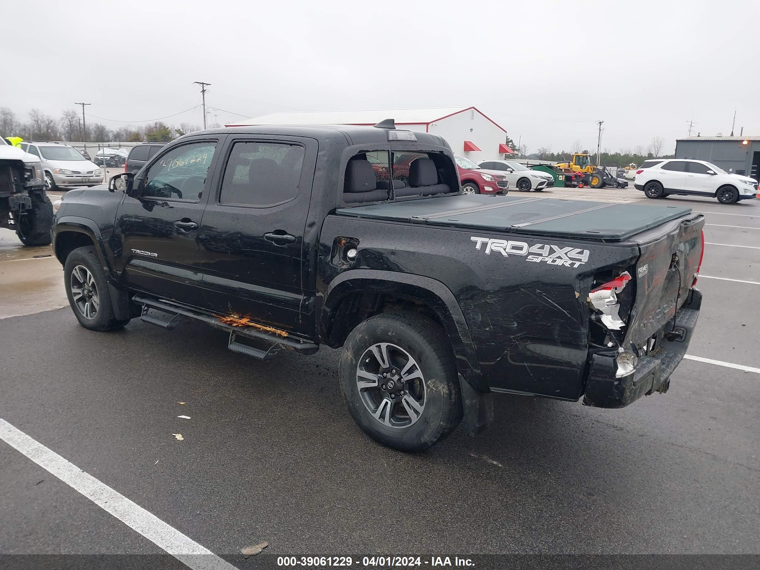 Photo 2 VIN: 3TMCZ5AN4HM062682 - TOYOTA TACOMA 