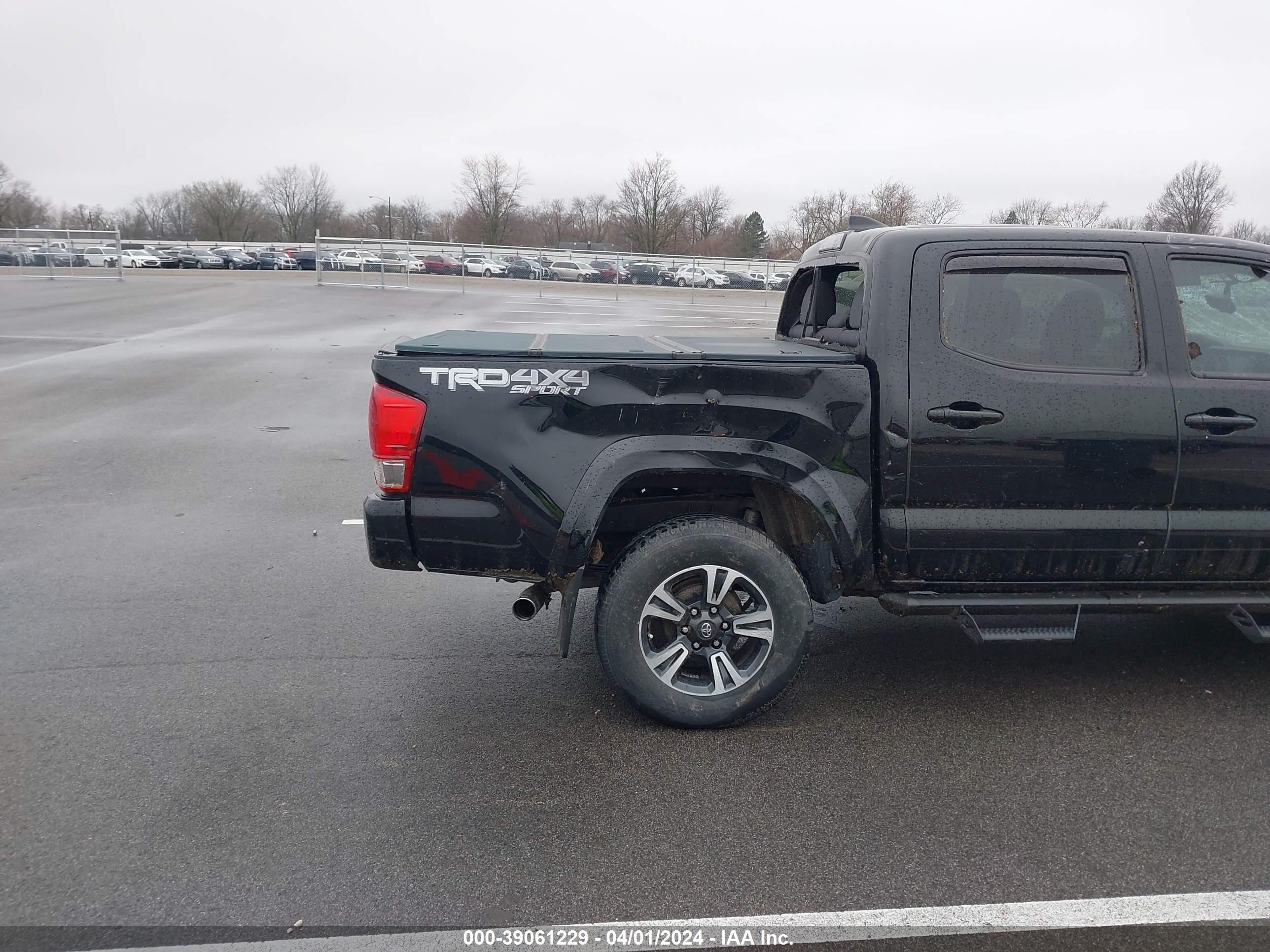 Photo 5 VIN: 3TMCZ5AN4HM062682 - TOYOTA TACOMA 