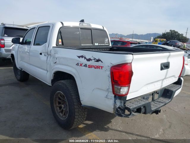 Photo 2 VIN: 3TMCZ5AN4NM455870 - TOYOTA TACOMA 