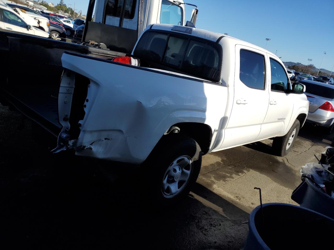 Photo 2 VIN: 3TMCZ5AN4PM546947 - TOYOTA TACOMA 