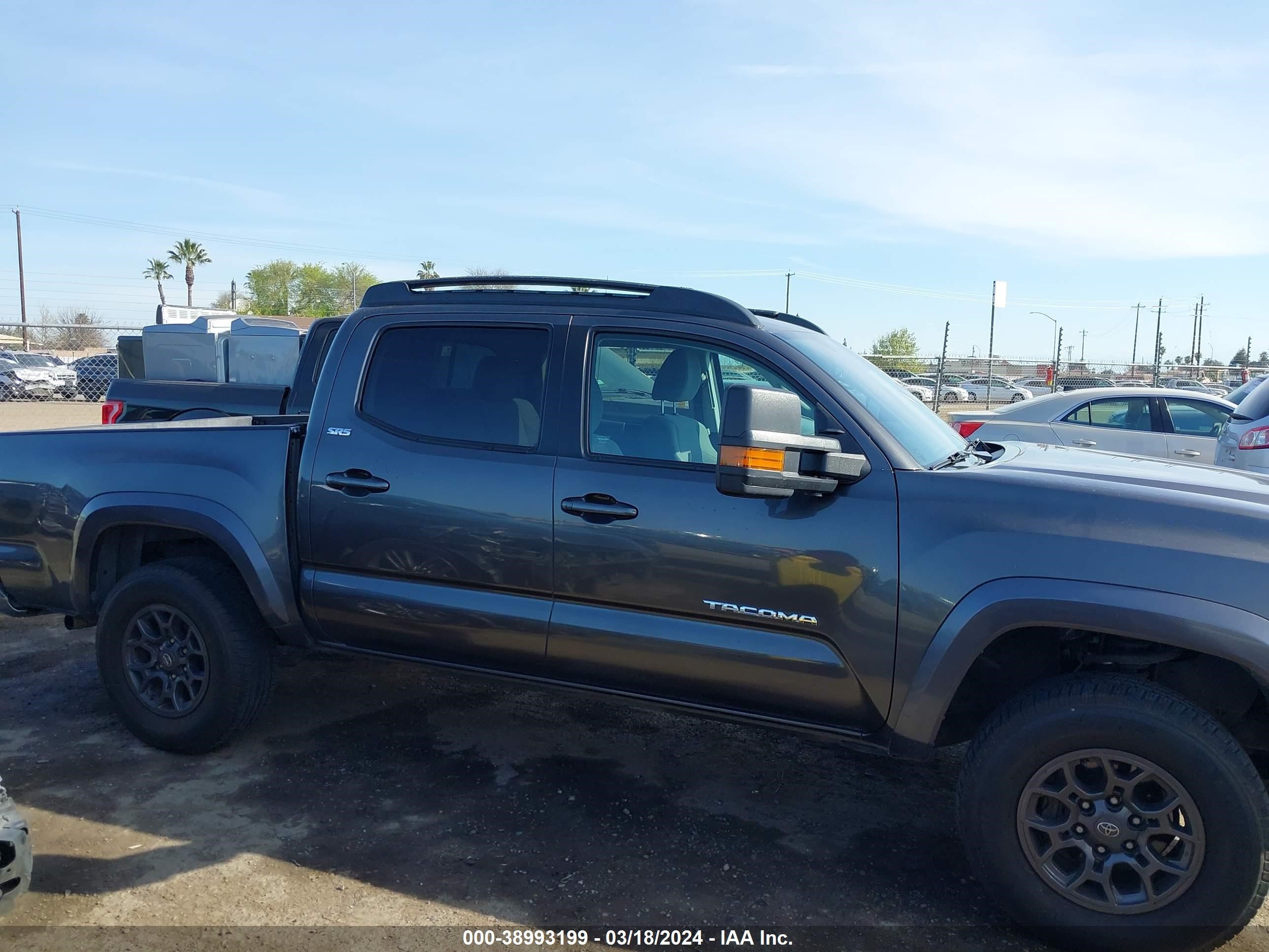 Photo 12 VIN: 3TMCZ5AN5JM122619 - TOYOTA TACOMA 