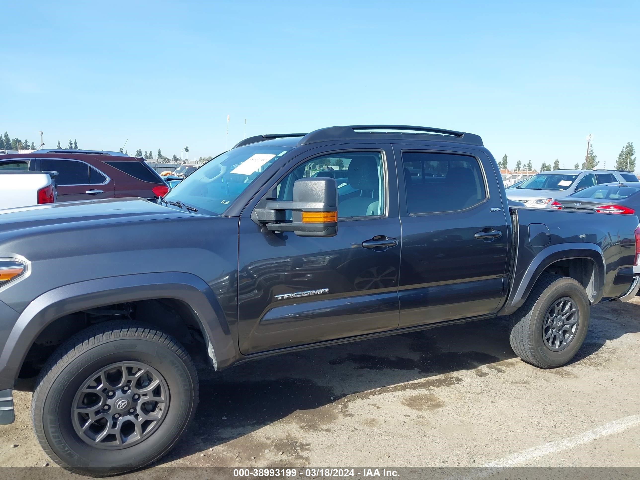 Photo 13 VIN: 3TMCZ5AN5JM122619 - TOYOTA TACOMA 