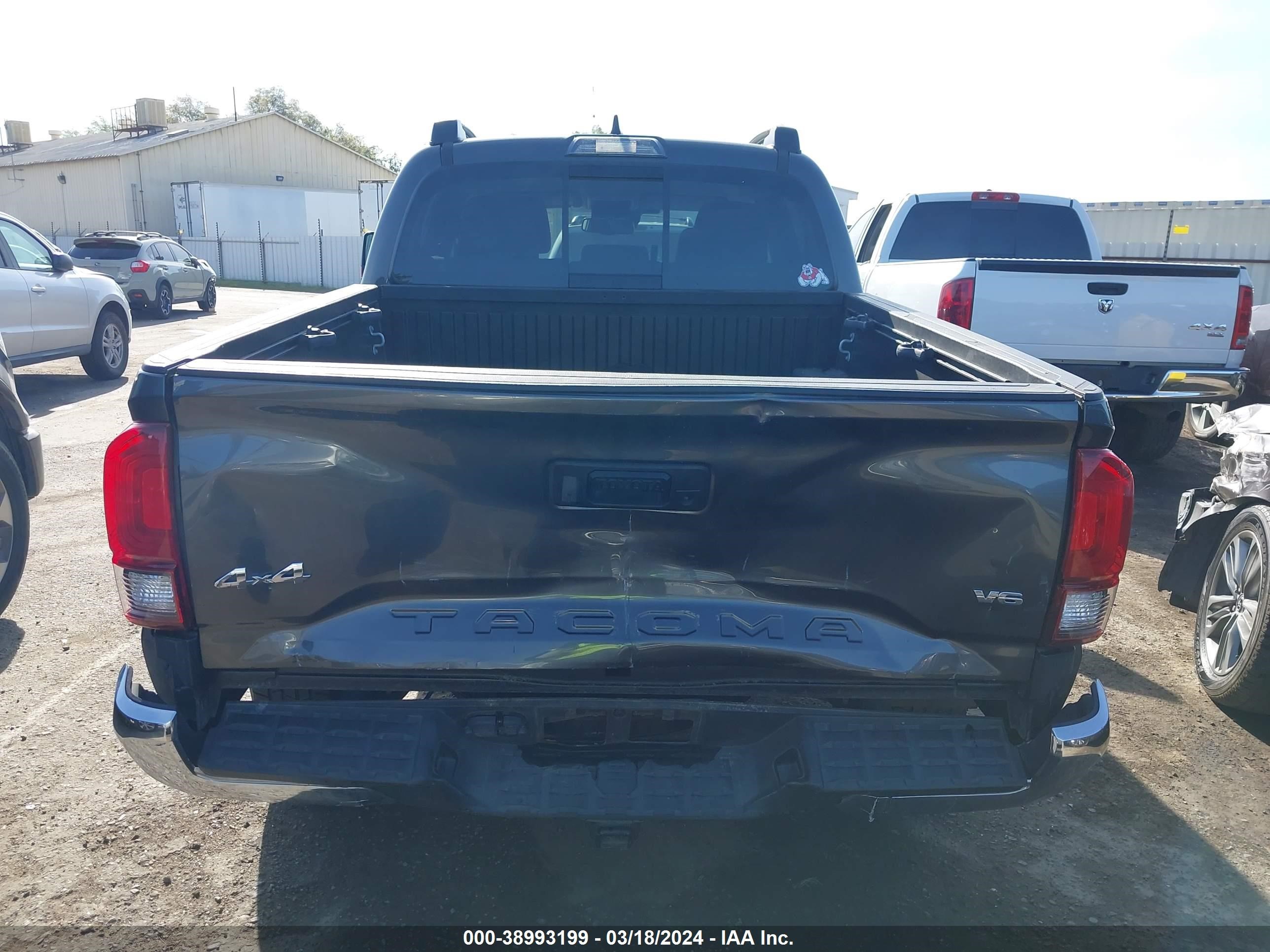 Photo 15 VIN: 3TMCZ5AN5JM122619 - TOYOTA TACOMA 