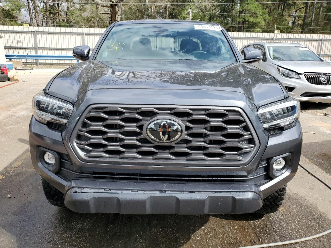 Photo 4 VIN: 3TMCZ5AN5NM465937 - TOYOTA TACOMA 