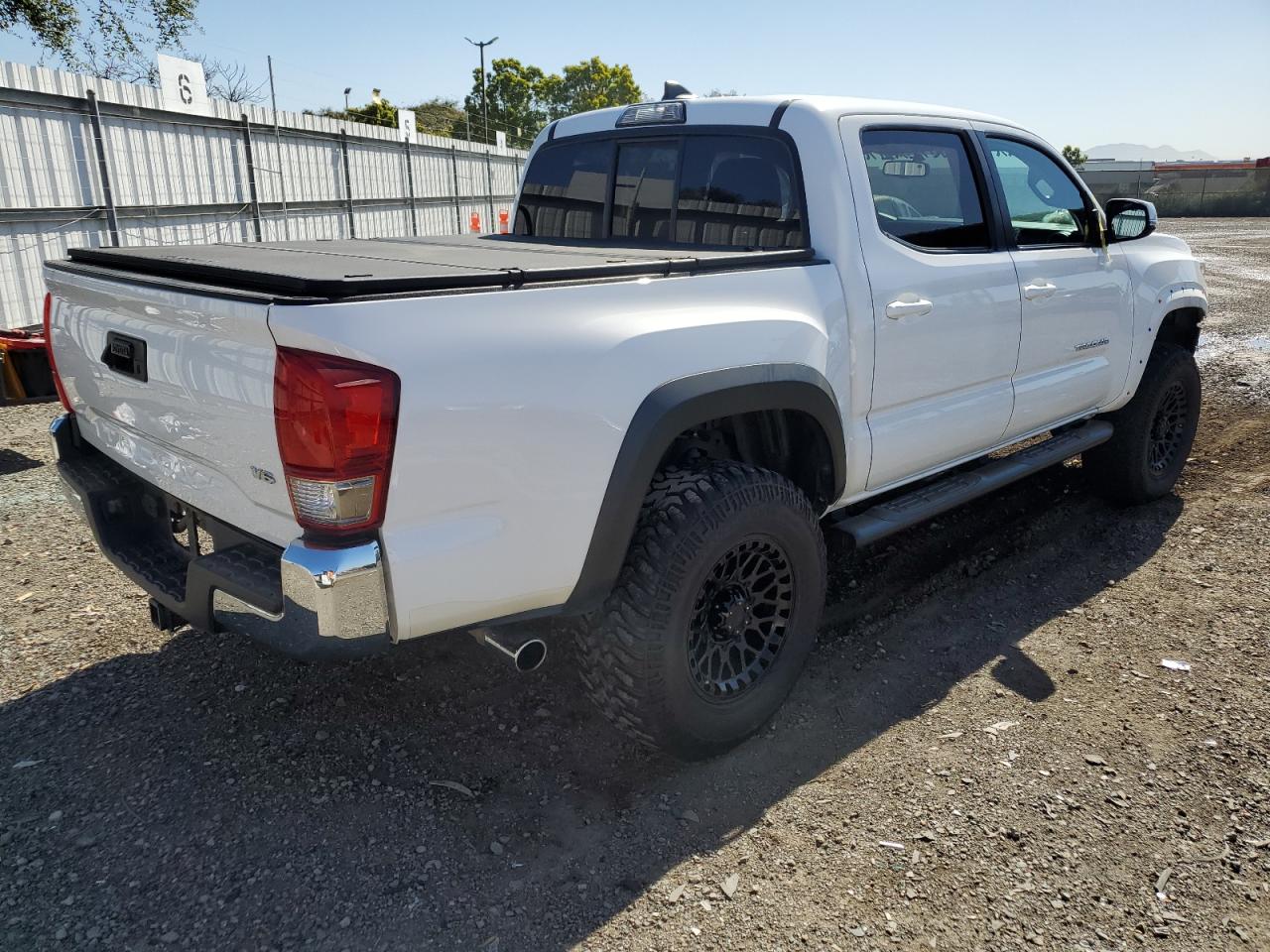 Photo 2 VIN: 3TMCZ5AN6GM033585 - TOYOTA TACOMA 