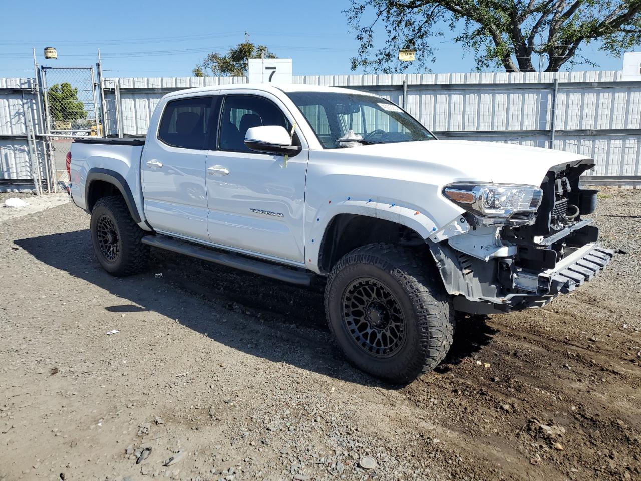 Photo 3 VIN: 3TMCZ5AN6GM033585 - TOYOTA TACOMA 