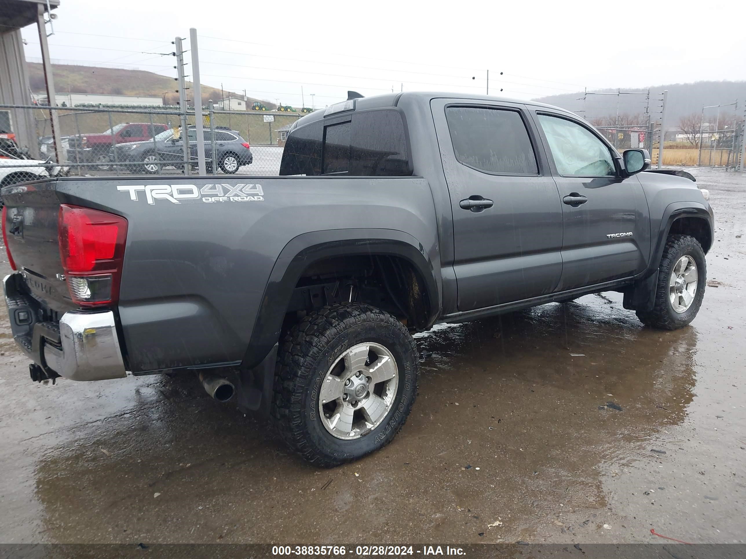 Photo 3 VIN: 3TMCZ5AN6KM262731 - TOYOTA TACOMA 