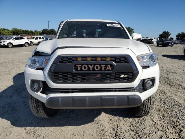 Photo 4 VIN: 3TMCZ5AN6PM575947 - TOYOTA TACOMA DOU 