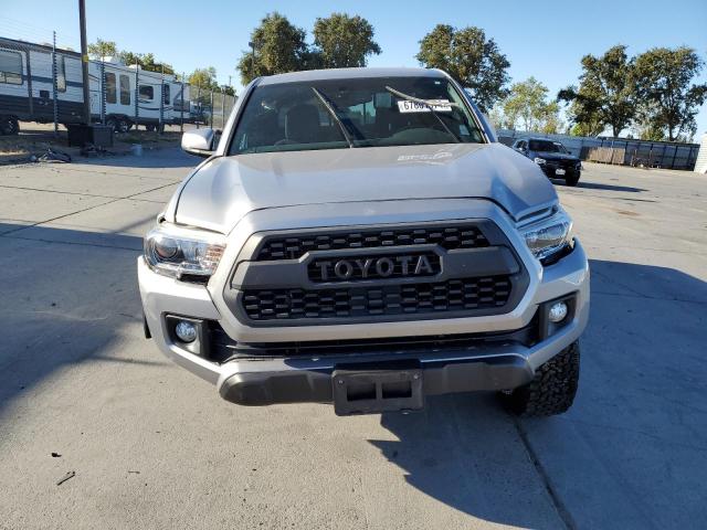 Photo 4 VIN: 3TMCZ5AN7JM123786 - TOYOTA TACOMA DOU 