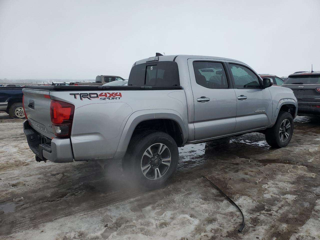 Photo 2 VIN: 3TMCZ5AN7JM150728 - TOYOTA TACOMA 