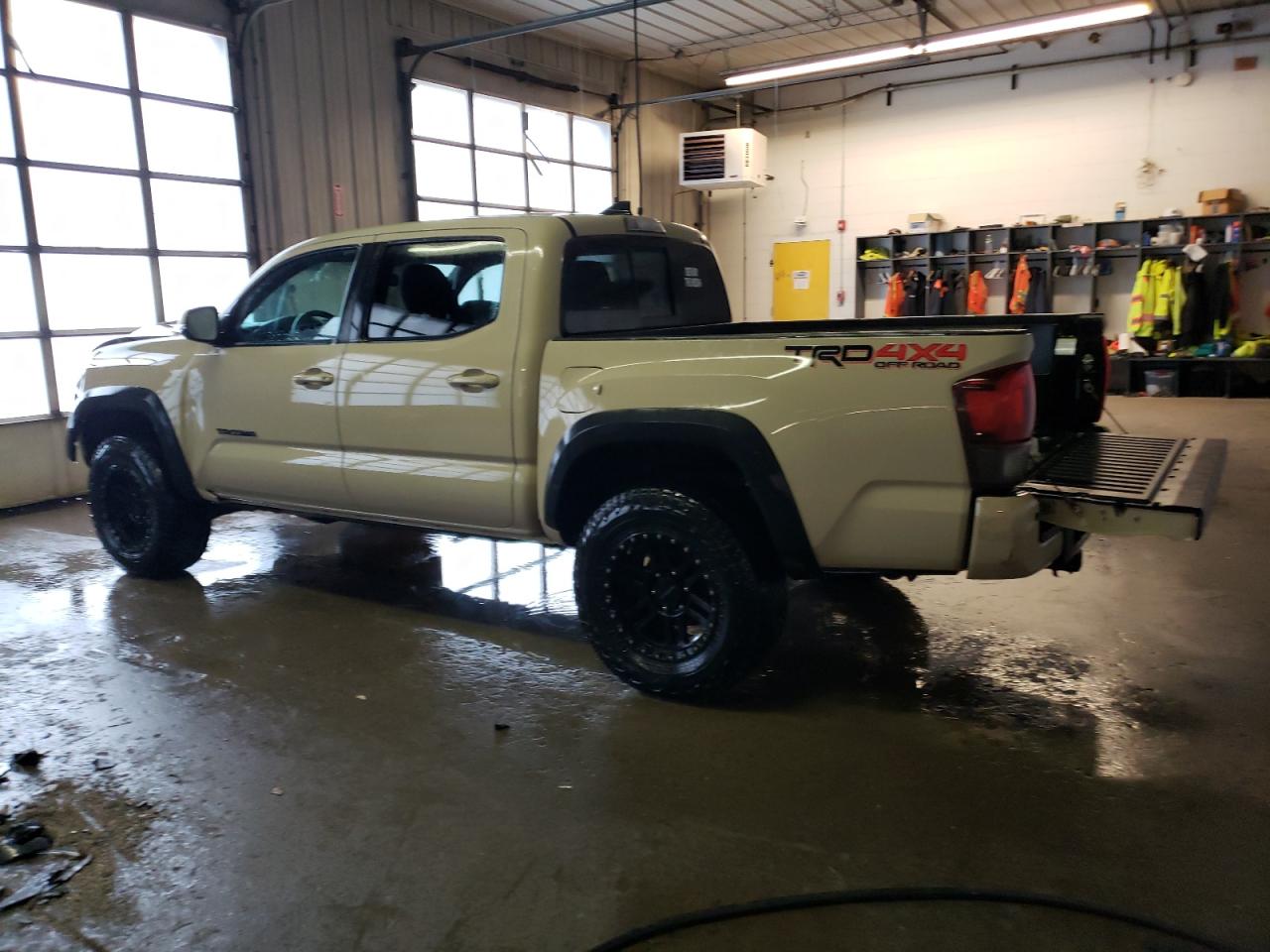 Photo 1 VIN: 3TMCZ5AN7JM153063 - TOYOTA TACOMA 