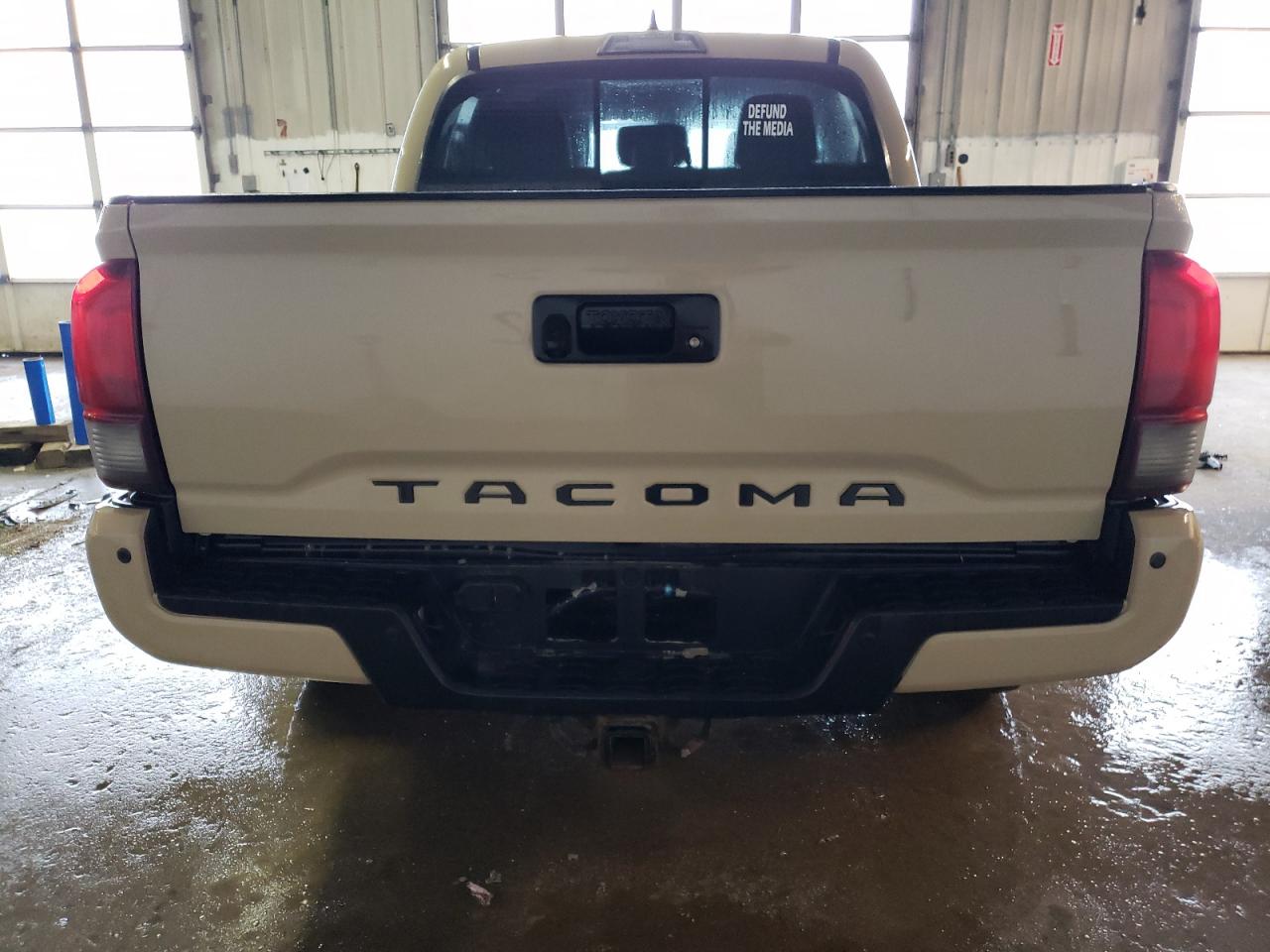 Photo 5 VIN: 3TMCZ5AN7JM153063 - TOYOTA TACOMA 