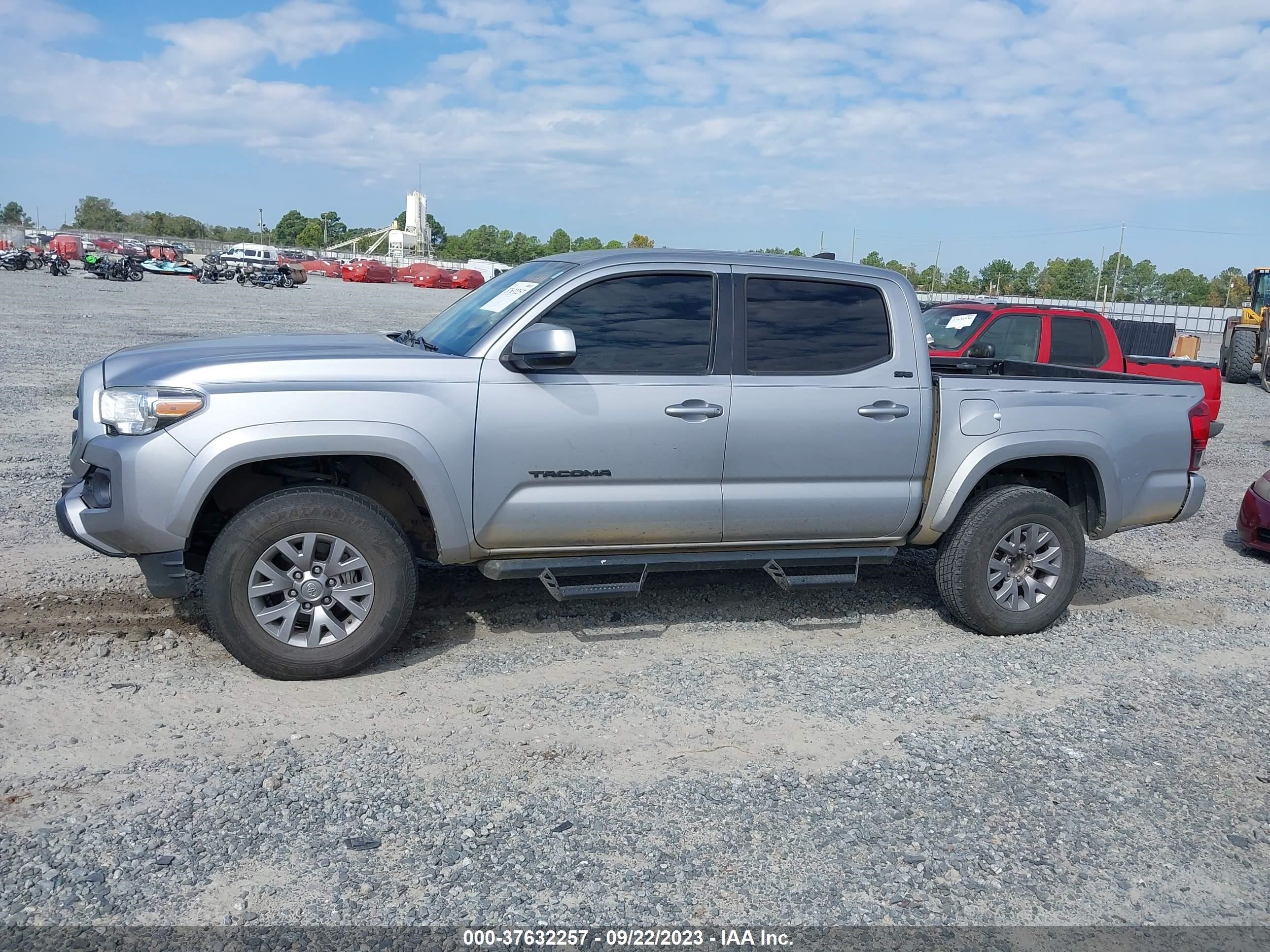 Photo 13 VIN: 3TMCZ5AN7KM247266 - TOYOTA TACOMA 