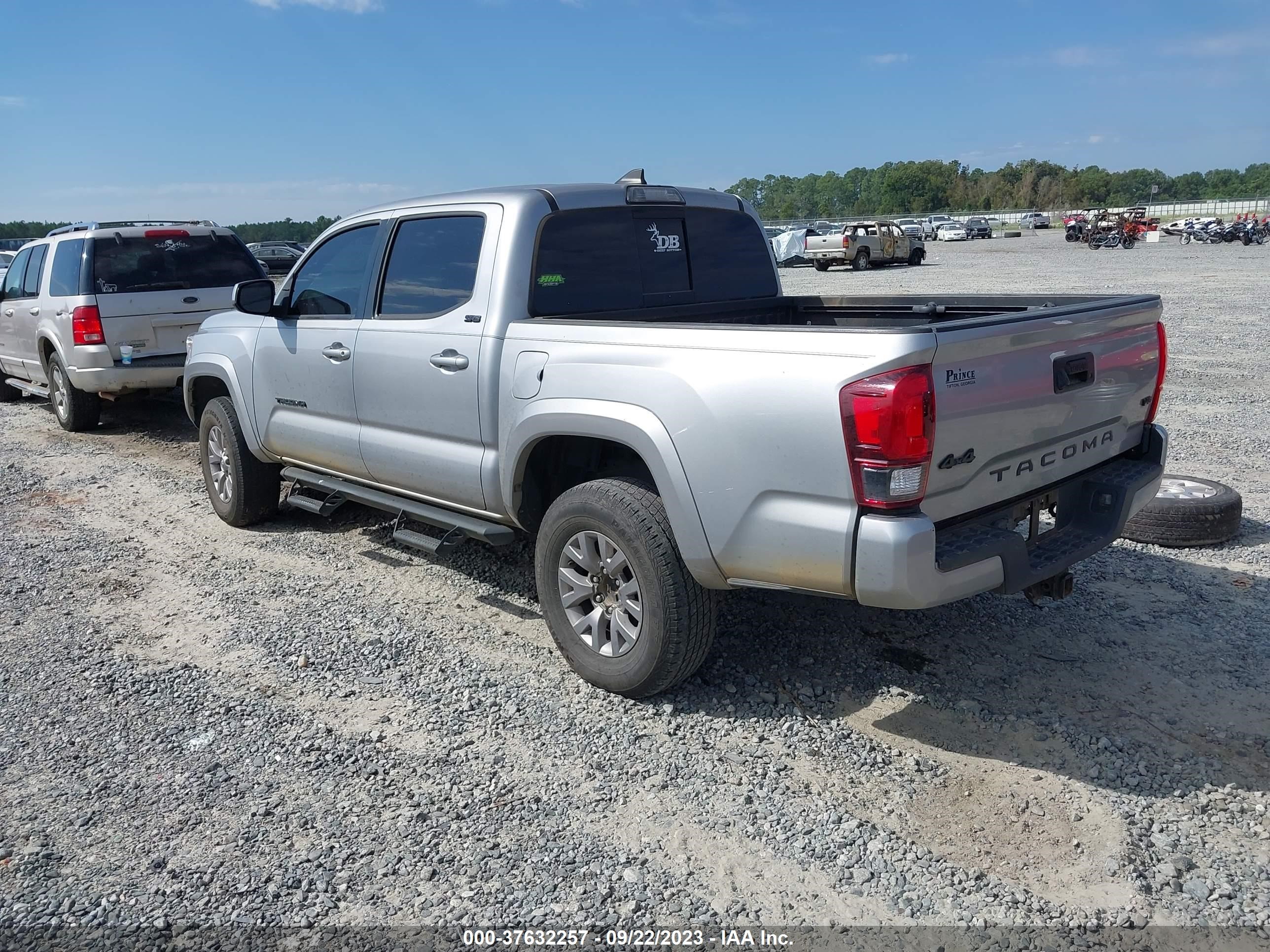 Photo 2 VIN: 3TMCZ5AN7KM247266 - TOYOTA TACOMA 