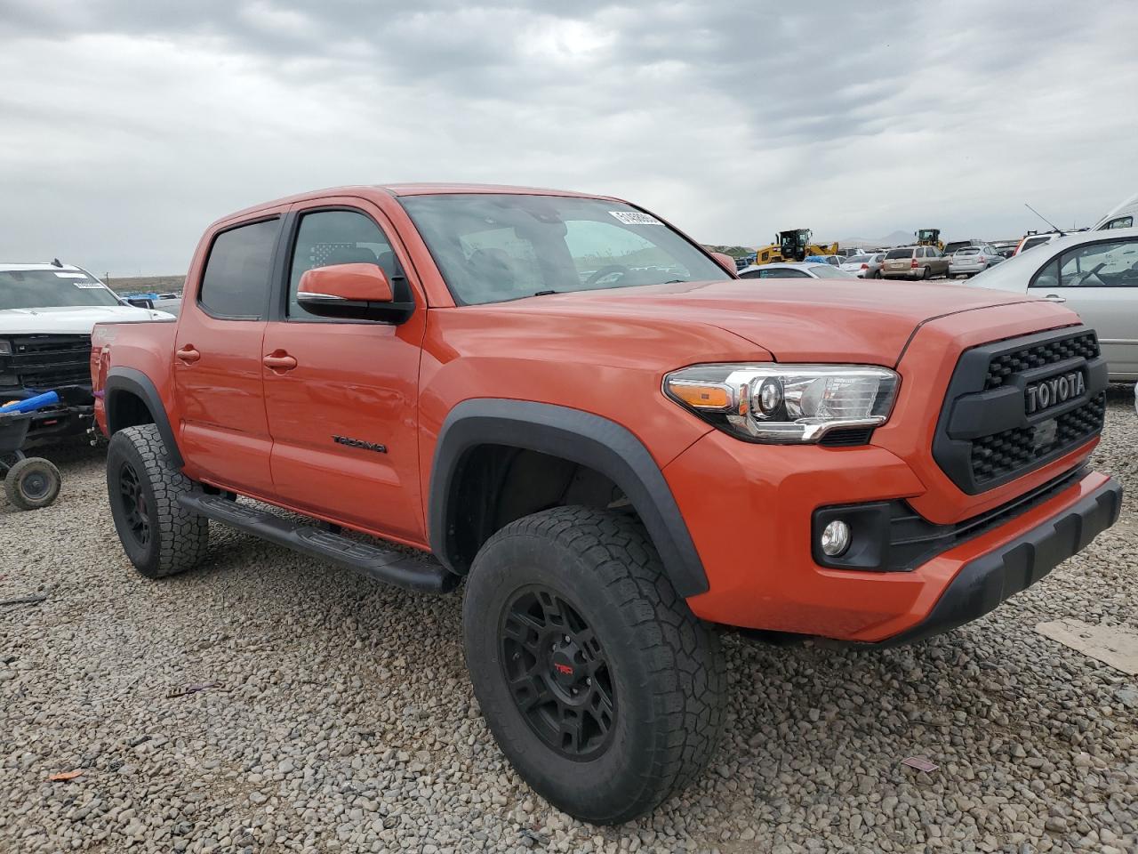 Photo 3 VIN: 3TMCZ5AN8JM158594 - TOYOTA TACOMA 