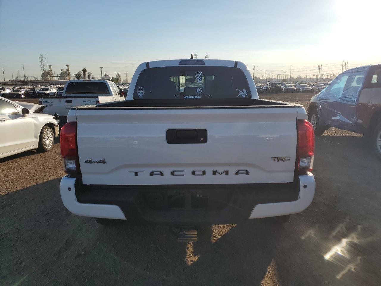 Photo 5 VIN: 3TMCZ5AN8KM283435 - TOYOTA TACOMA 