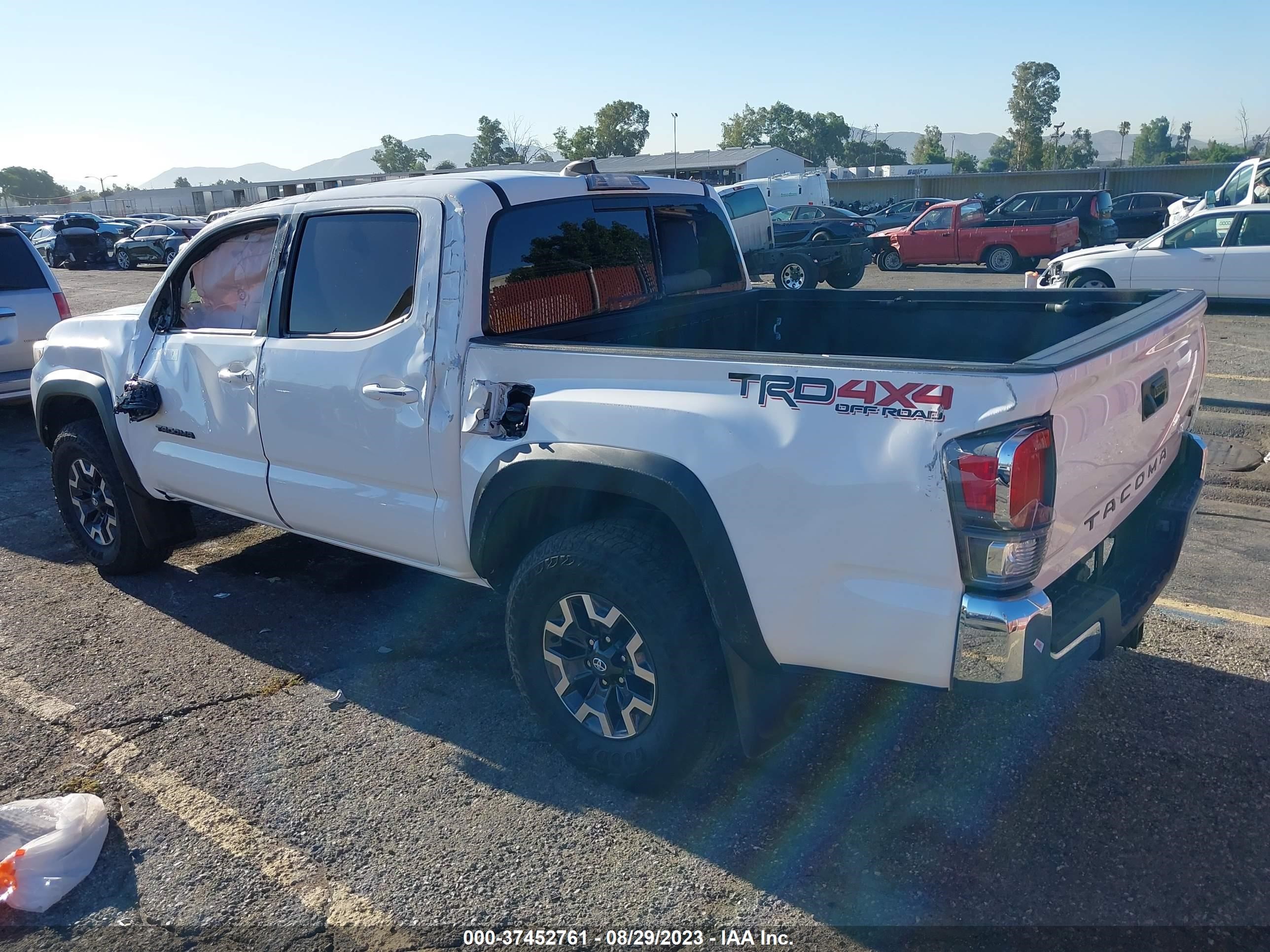 Photo 2 VIN: 3TMCZ5AN8PM610360 - TOYOTA TACOMA 