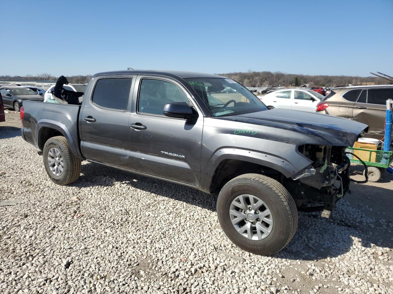 Photo 3 VIN: 3TMCZ5AN9JM124048 - TOYOTA TACOMA 