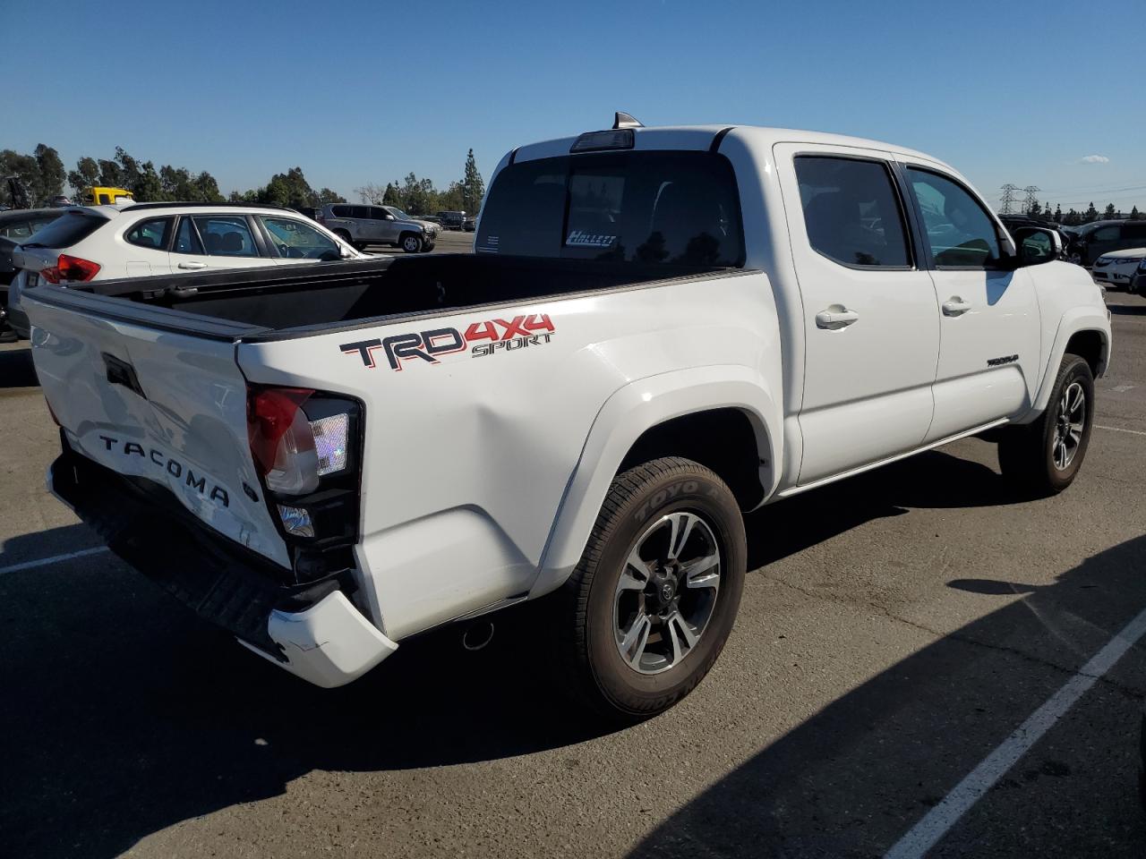 Photo 2 VIN: 3TMCZ5AN9KM239198 - TOYOTA TACOMA 