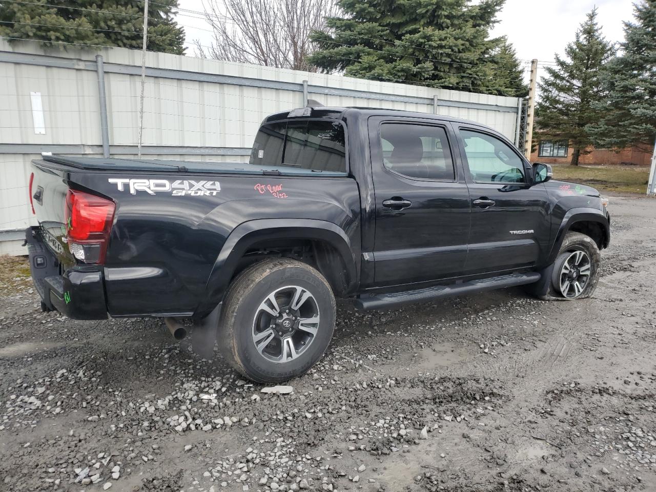 Photo 2 VIN: 3TMCZ5ANXJM169208 - TOYOTA TACOMA 