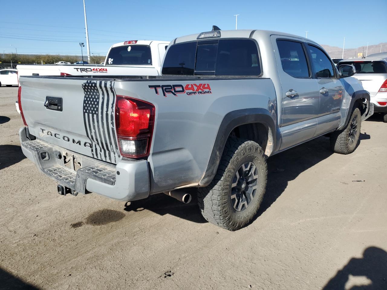 Photo 2 VIN: 3TMCZ5ANXKM241560 - TOYOTA TACOMA 