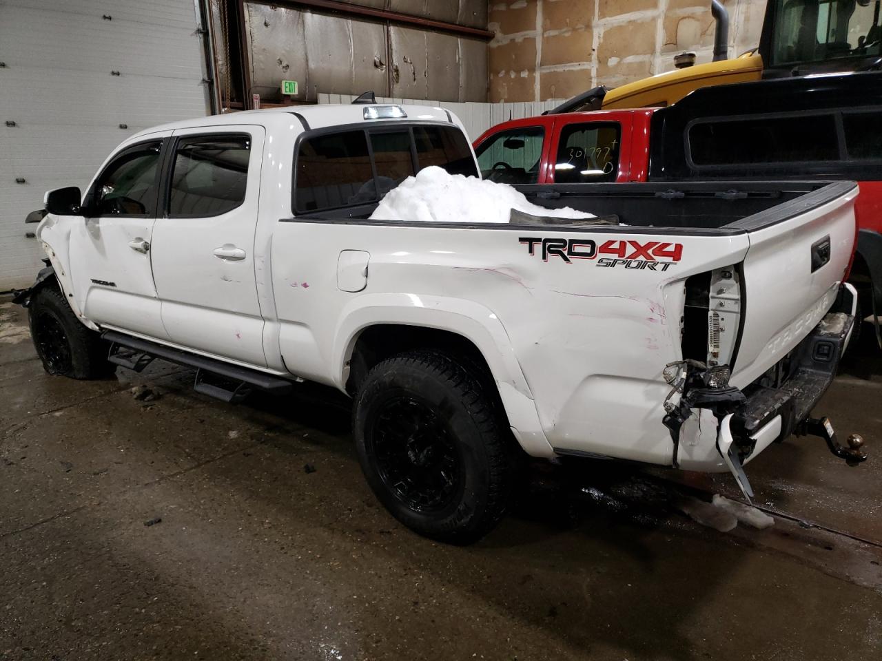 Photo 1 VIN: 3TMDZ5BN0GM002996 - TOYOTA TACOMA 