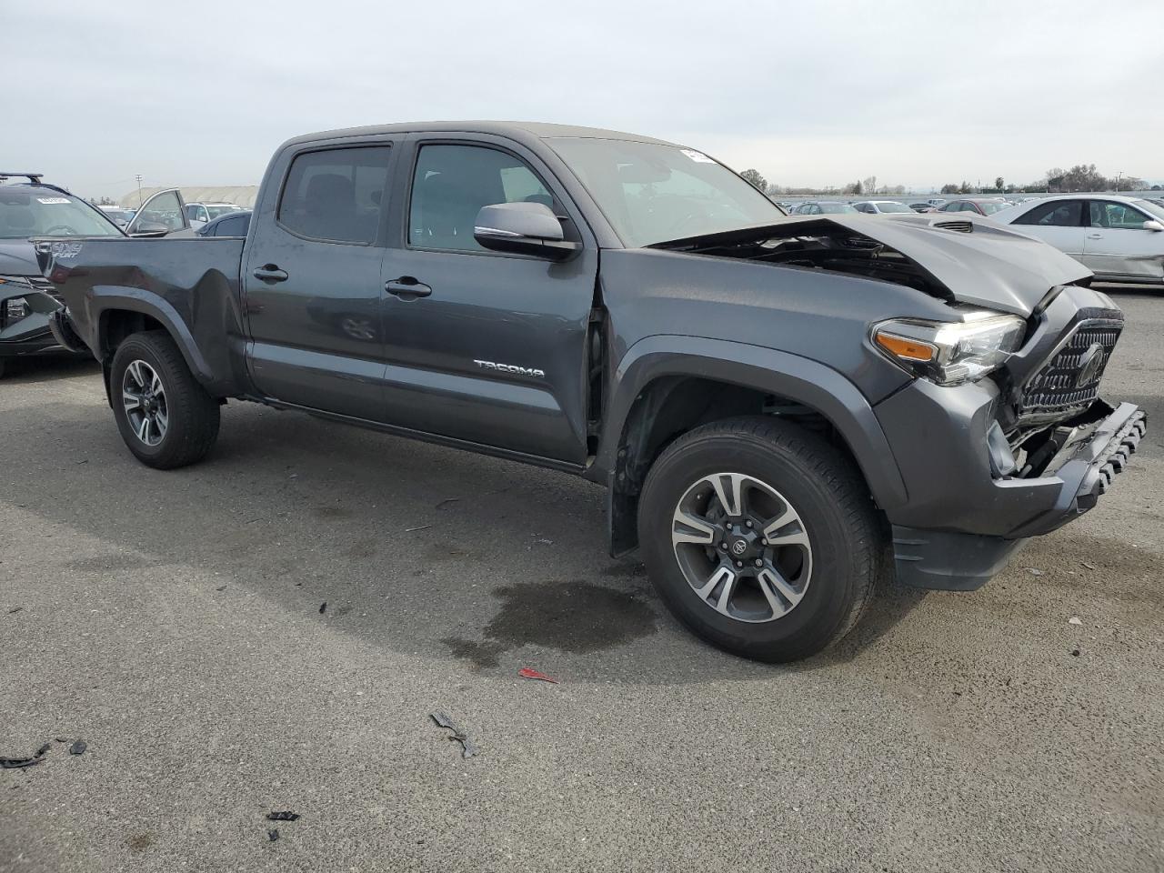 Photo 3 VIN: 3TMDZ5BN2JM042617 - TOYOTA TACOMA 