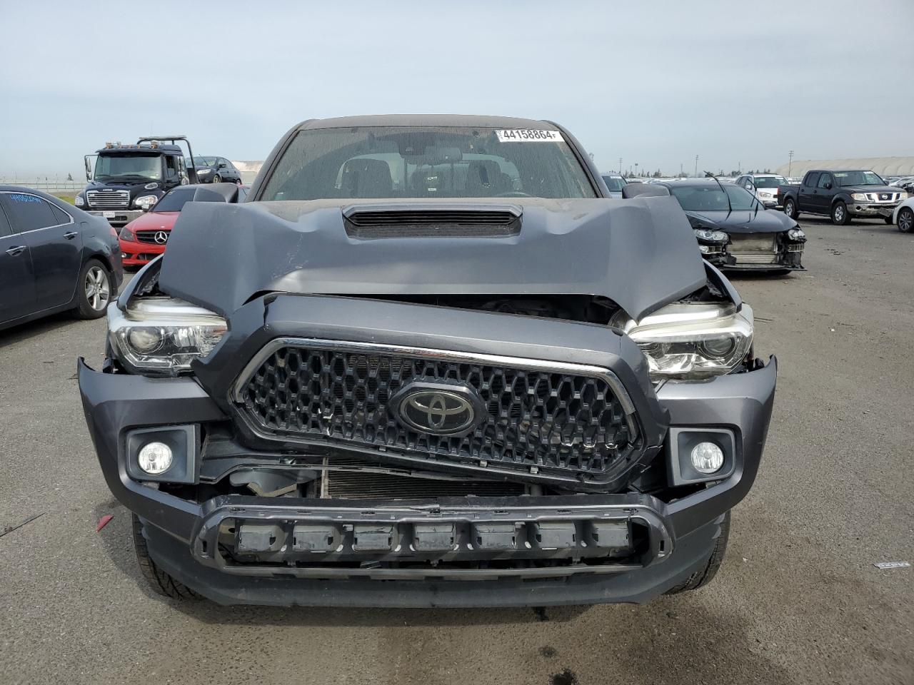 Photo 4 VIN: 3TMDZ5BN2JM042617 - TOYOTA TACOMA 