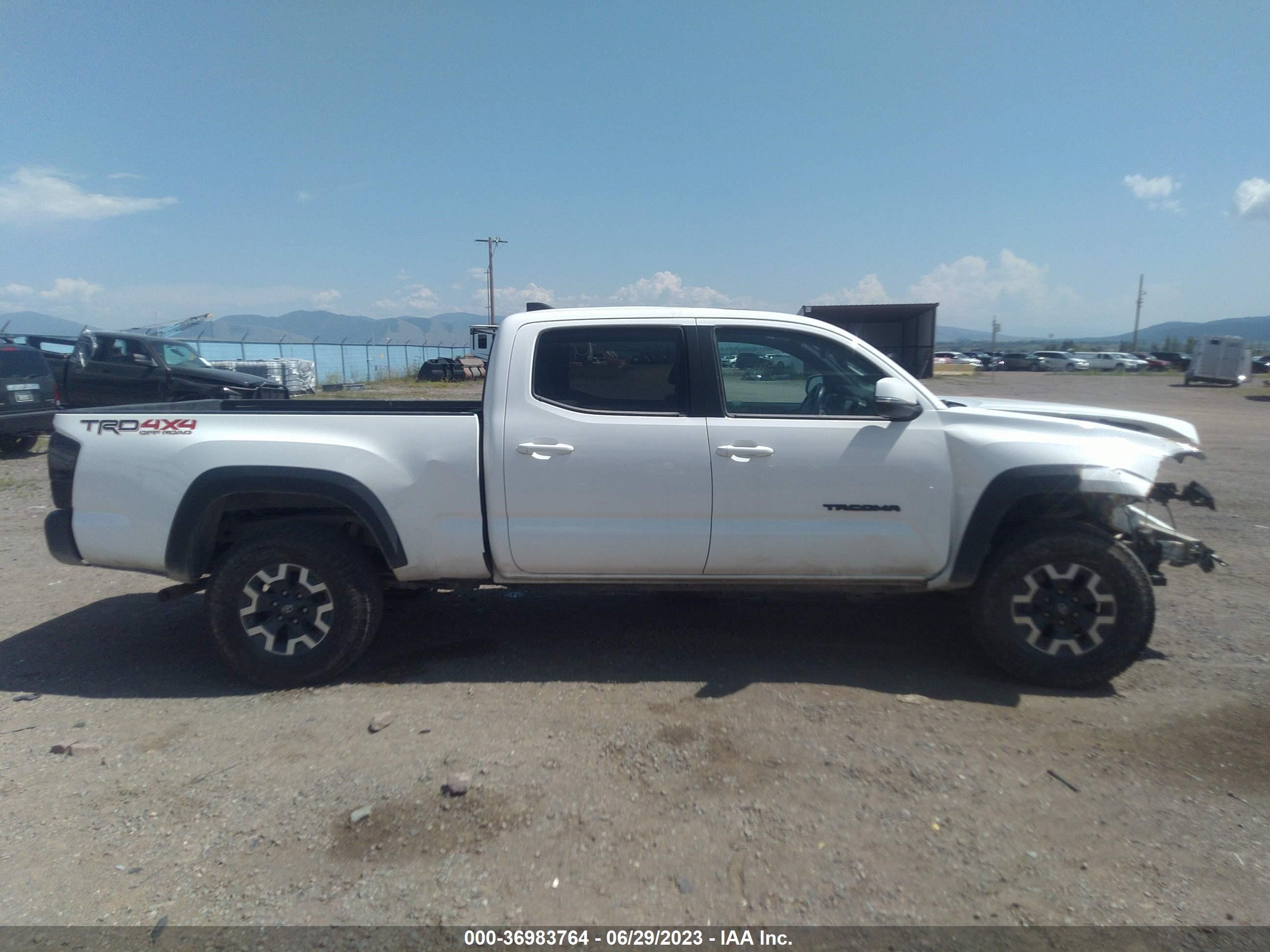 Photo 13 VIN: 3TMDZ5BN2MM100584 - TOYOTA TACOMA 