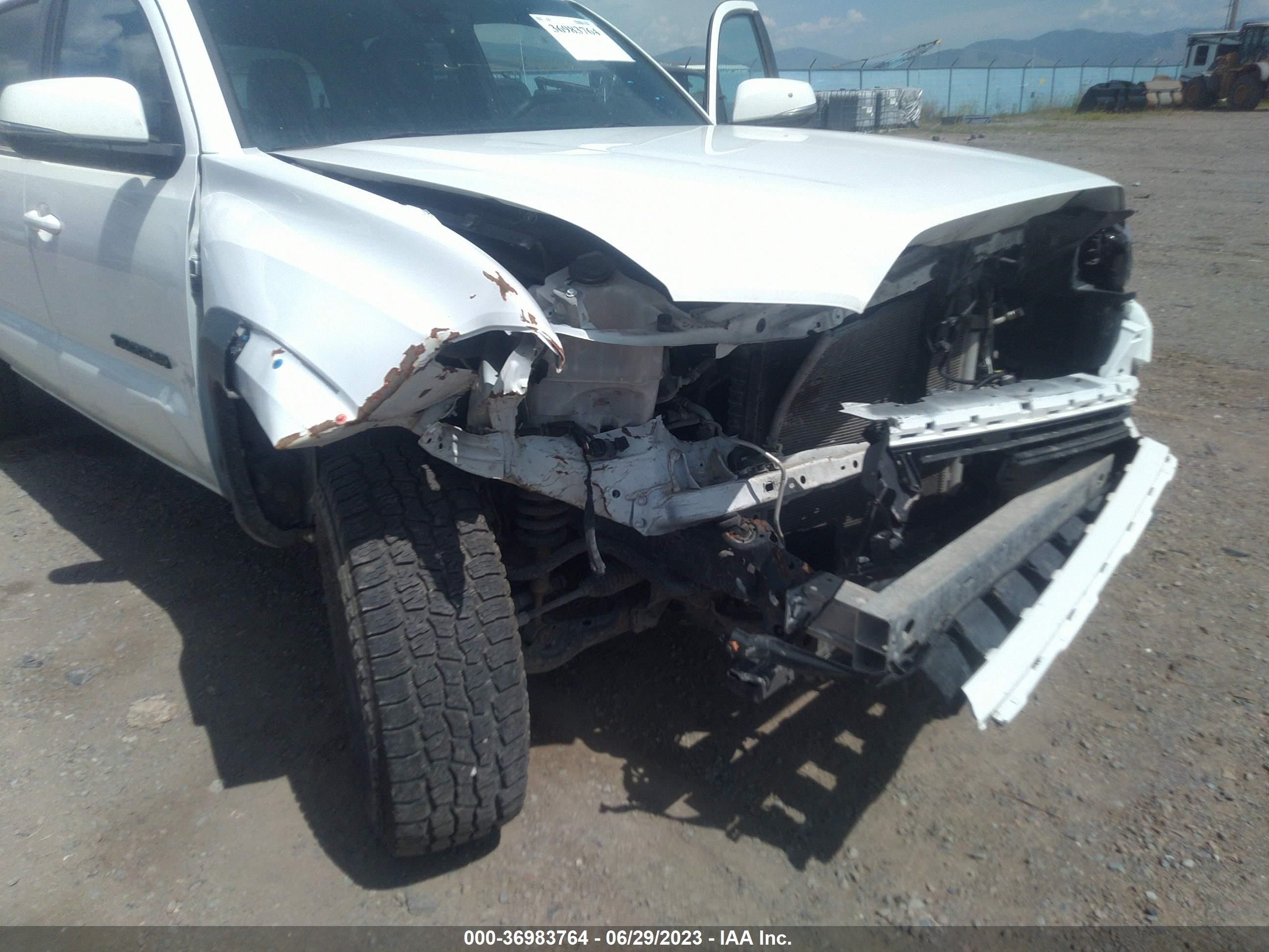 Photo 5 VIN: 3TMDZ5BN2MM100584 - TOYOTA TACOMA 