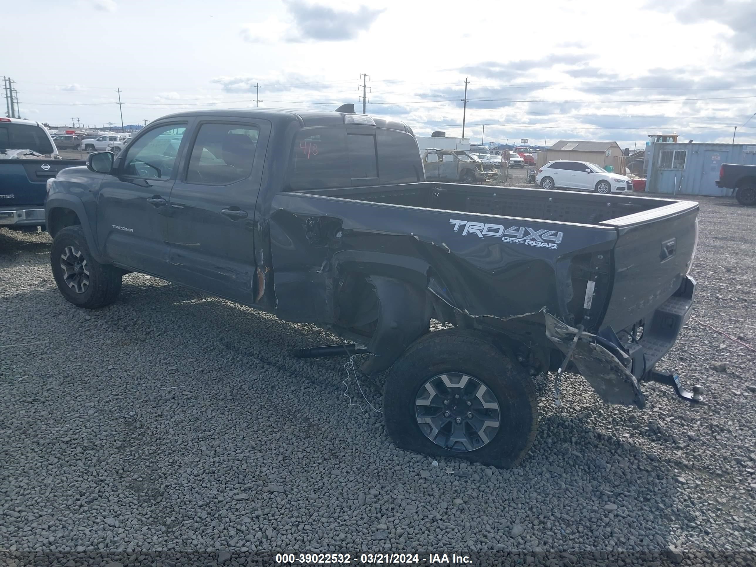 Photo 2 VIN: 3TMDZ5BN2NM128970 - TOYOTA TACOMA 