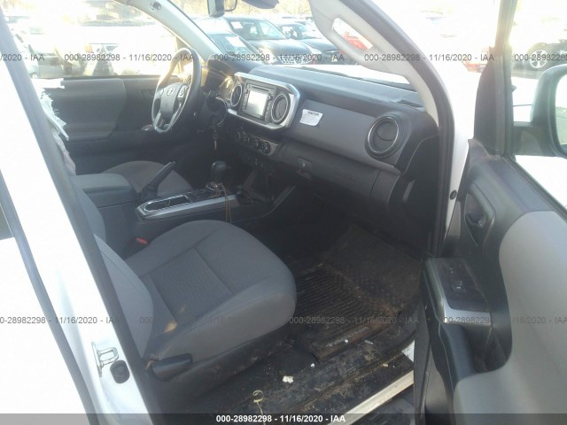 Photo 4 VIN: 3TMDZ5BN3JM045333 - TOYOTA TACOMA 